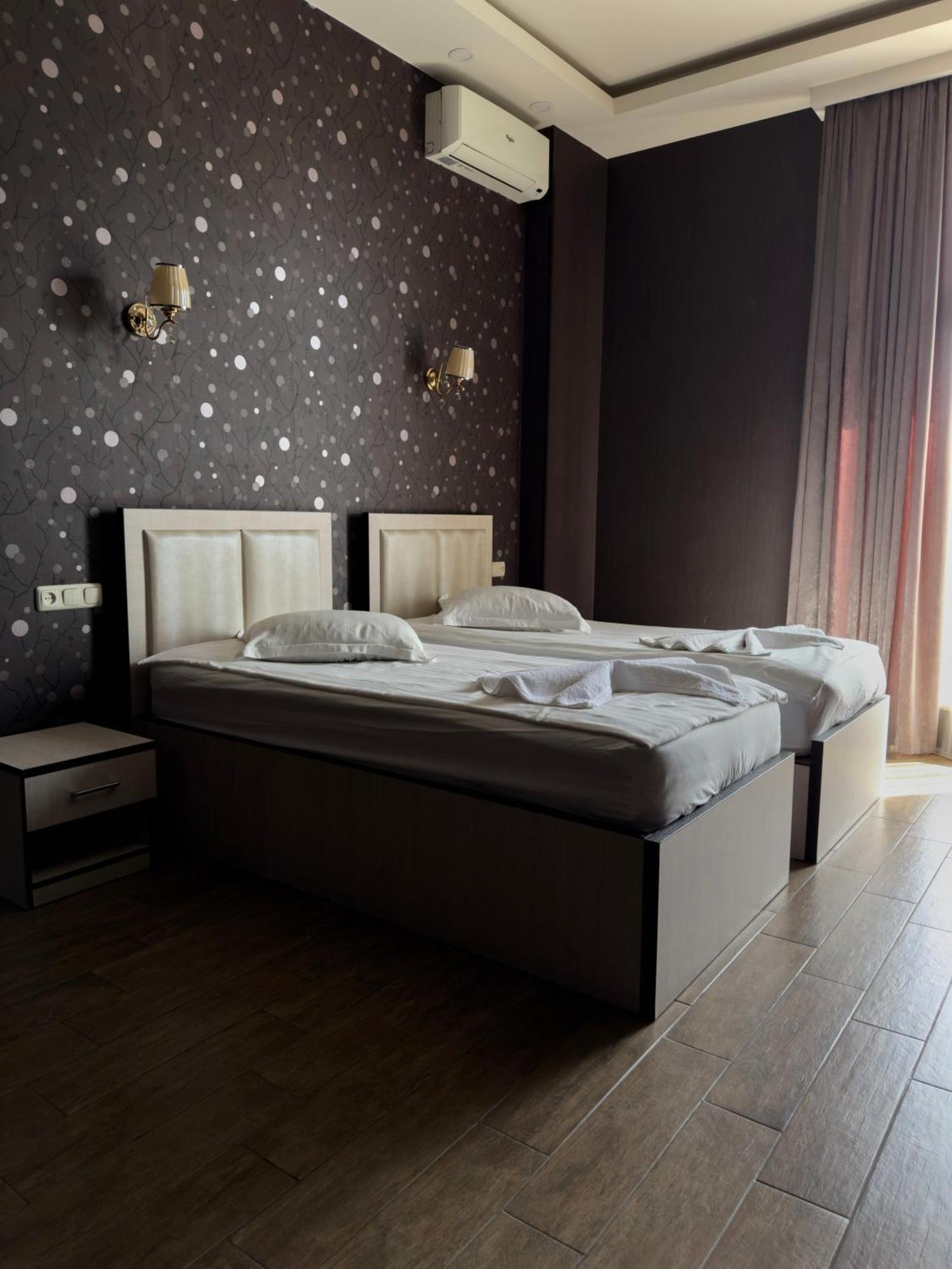 Eridana Hotel 예레반 외부 사진