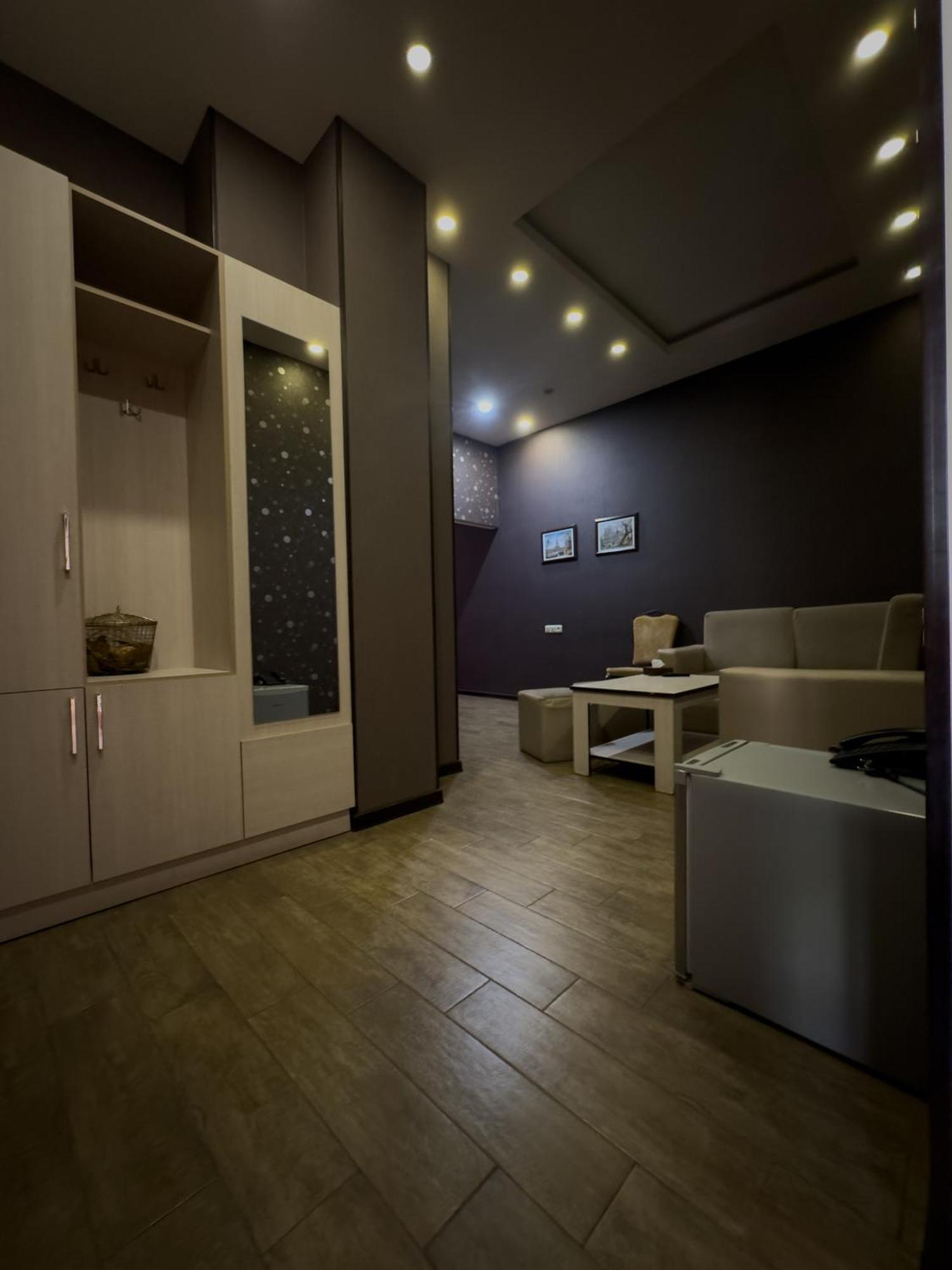 Eridana Hotel 예레반 외부 사진
