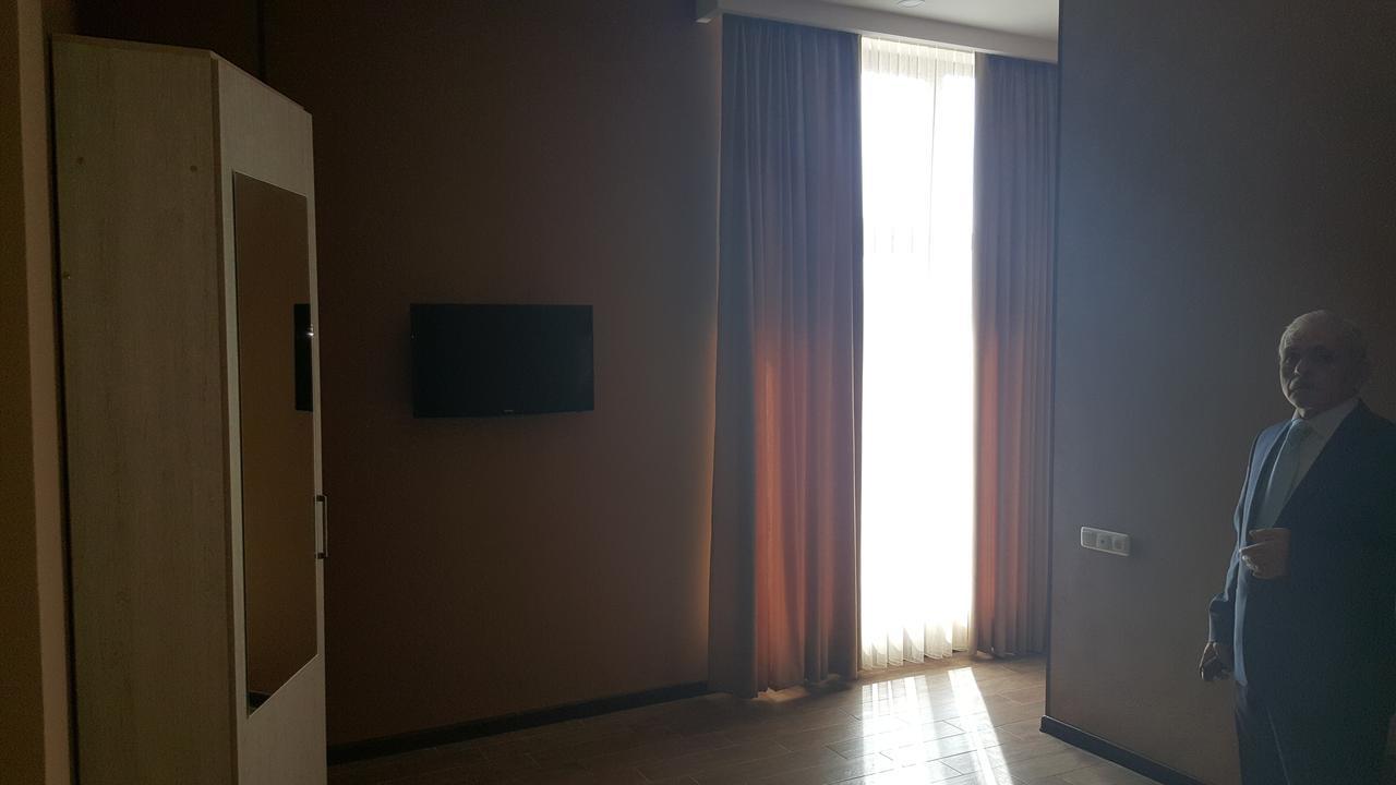 Eridana Hotel 예레반 외부 사진