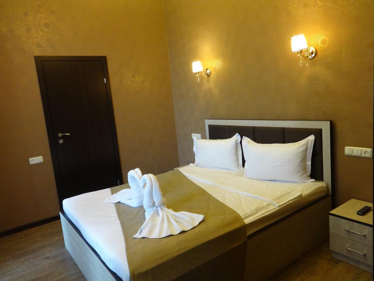 Eridana Hotel 예레반 외부 사진