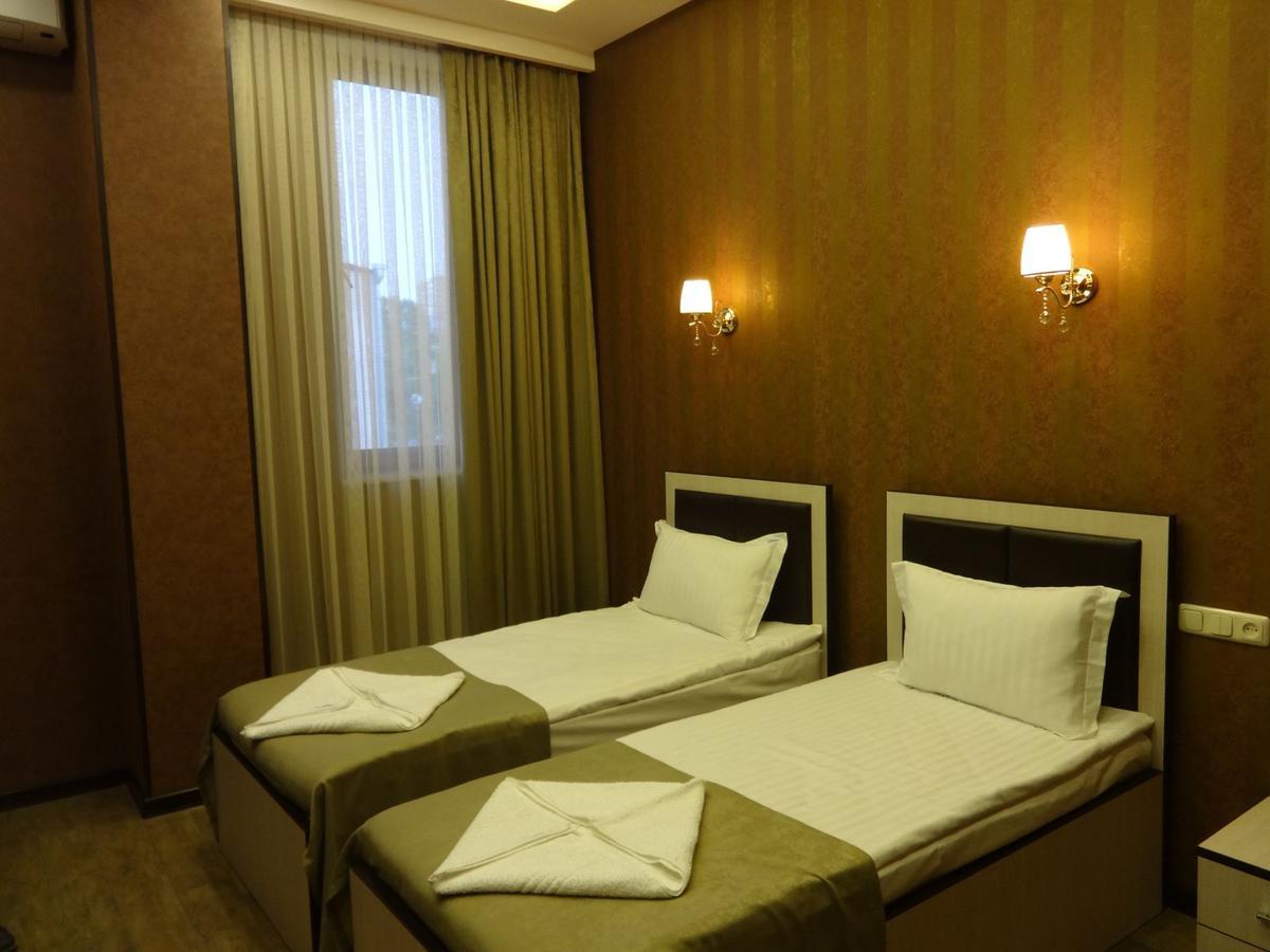 Eridana Hotel 예레반 외부 사진