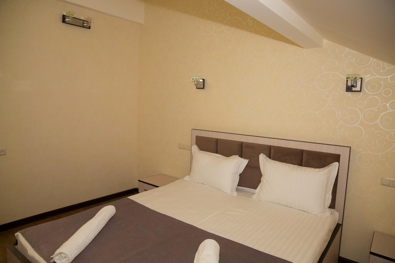 Eridana Hotel 예레반 외부 사진