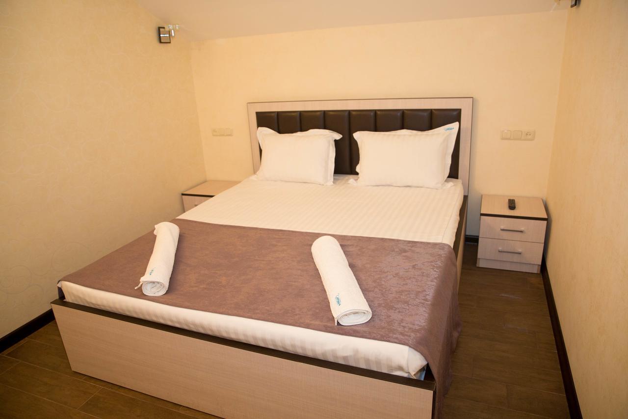 Eridana Hotel 예레반 외부 사진