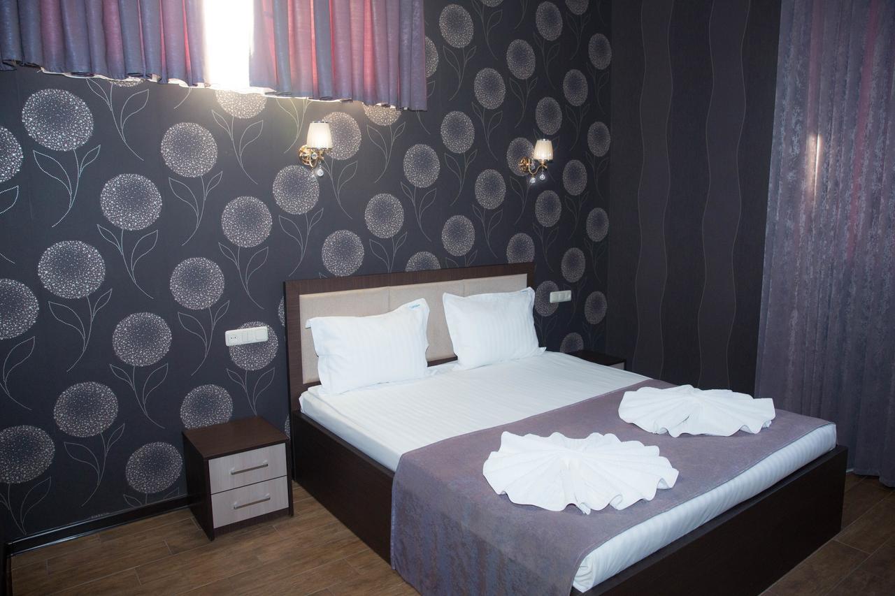 Eridana Hotel 예레반 외부 사진